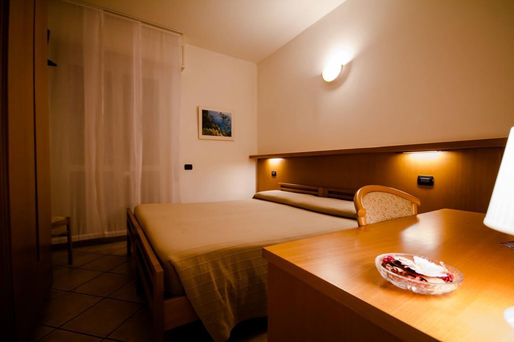 Albergo Lario Gera Lario Habitación foto